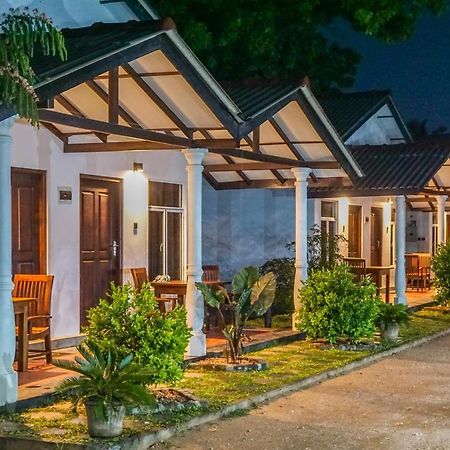 Luna Beach Hotel นิลาเวลี ภายนอก รูปภาพ