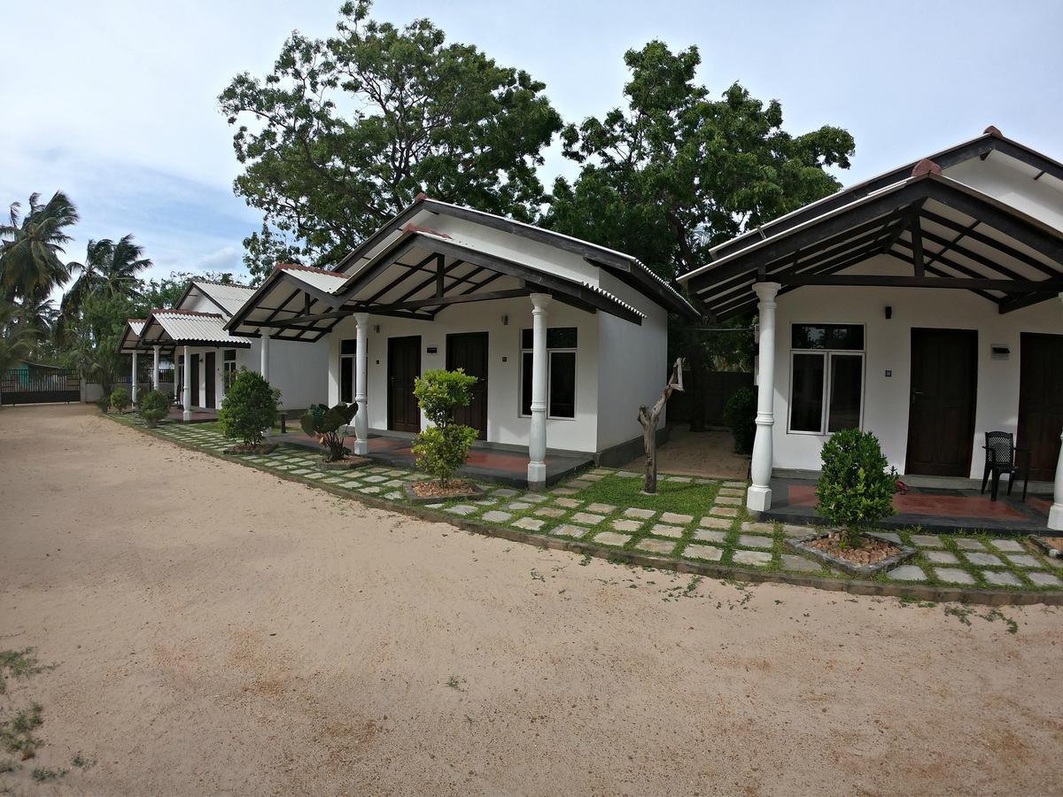 Luna Beach Hotel นิลาเวลี ภายนอก รูปภาพ