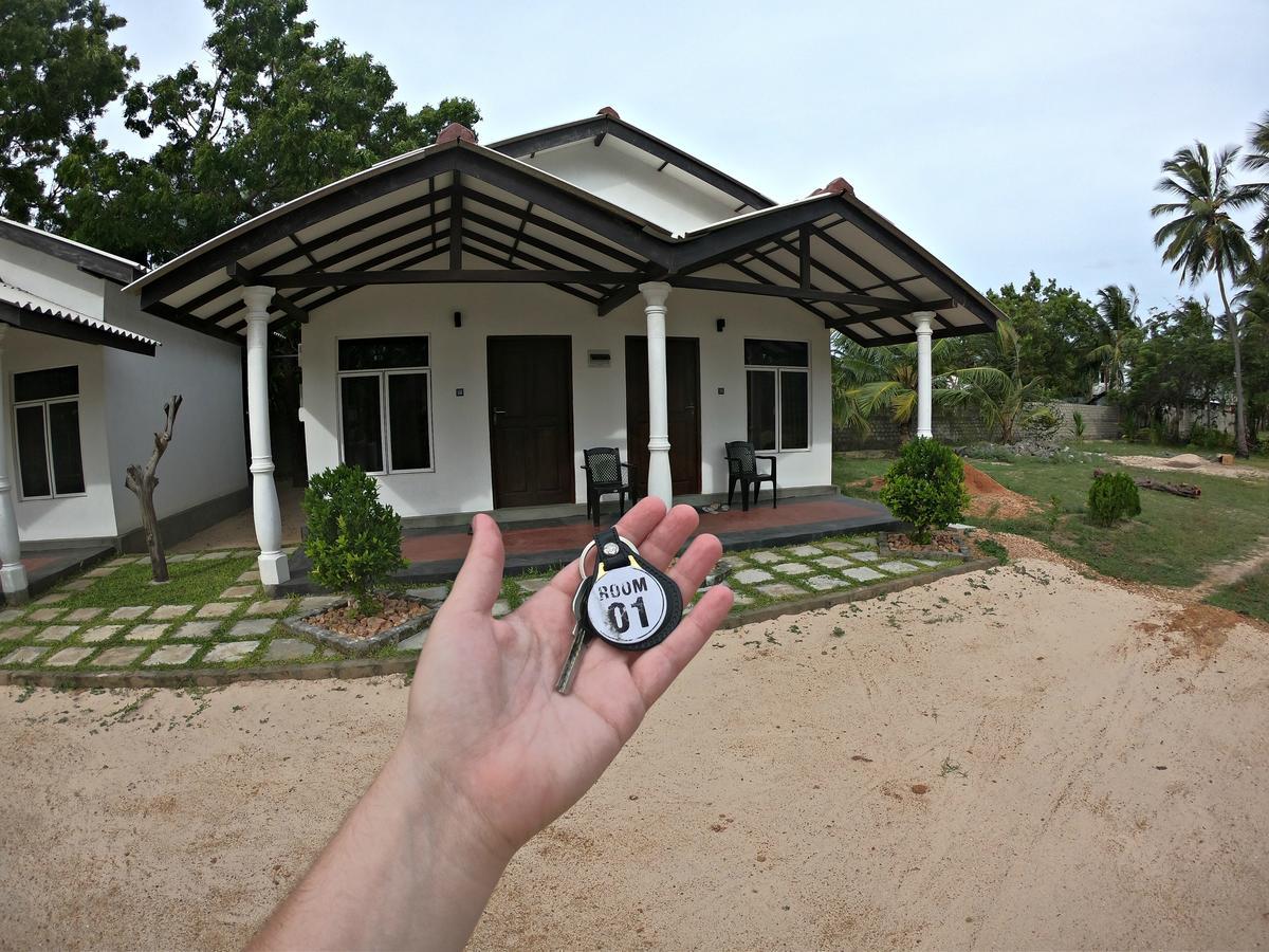 Luna Beach Hotel นิลาเวลี ภายนอก รูปภาพ