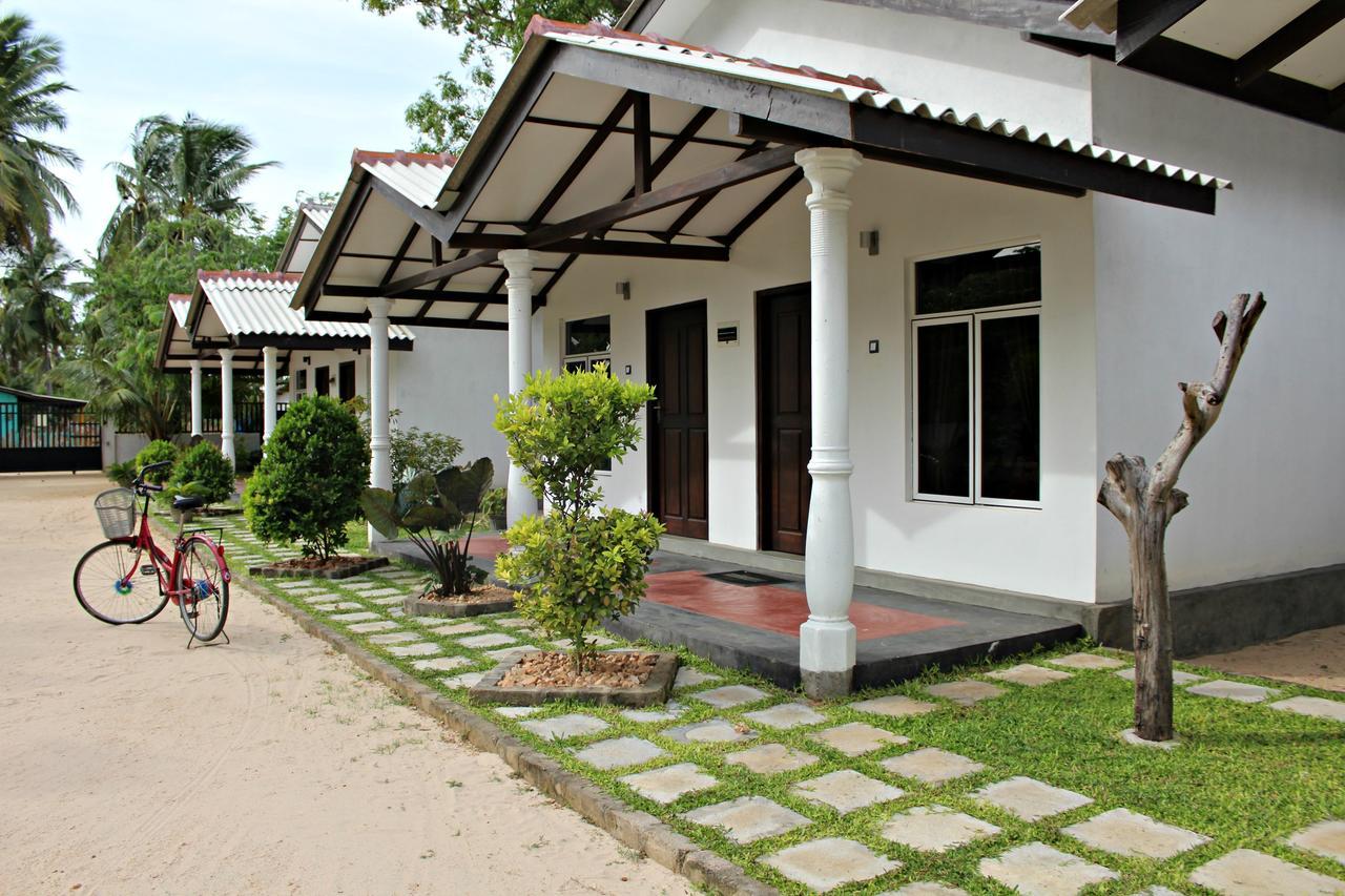 Luna Beach Hotel นิลาเวลี ภายนอก รูปภาพ